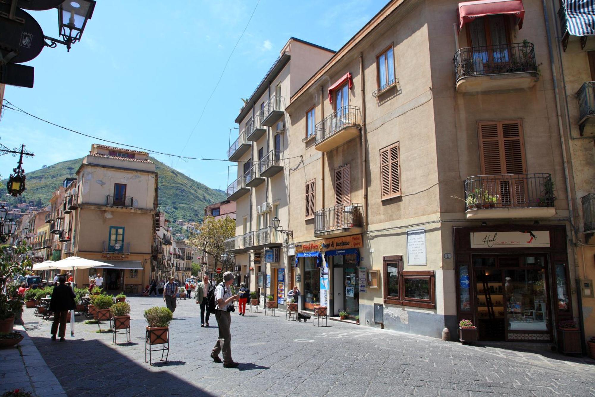 Garibaldi B&B Cefalù Eksteriør billede